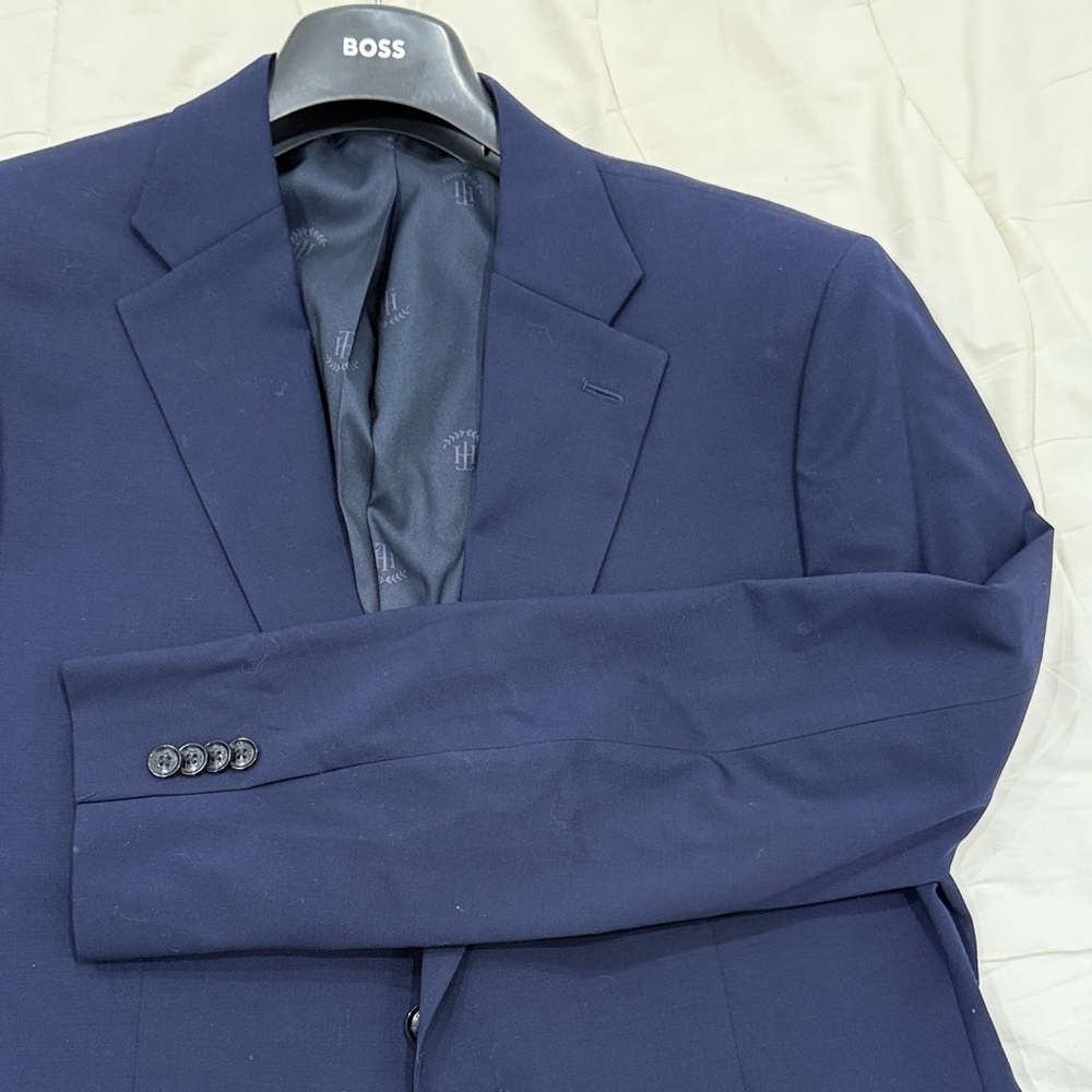 Tommy Hilfiger Navy Suit - jacket 42R, Pants 33Wx32W
